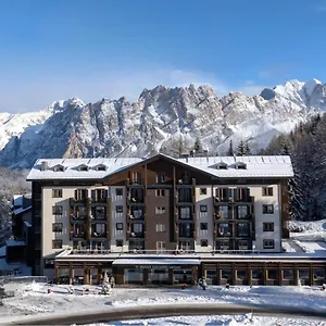 Tofana Cortina Hotel